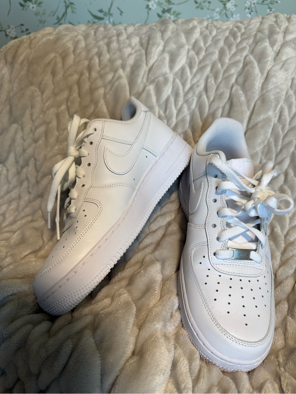 🤍 Nike Air Force 1 Low Triple White – Men’s 9.5